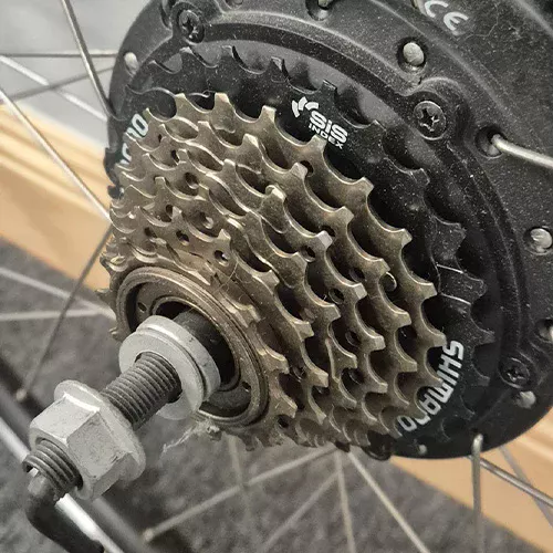 700C HUB MOTOR REAR WHEEL WITH RIM BRAKE & 7 SPEED CASSETTE 7 PIN (3)
